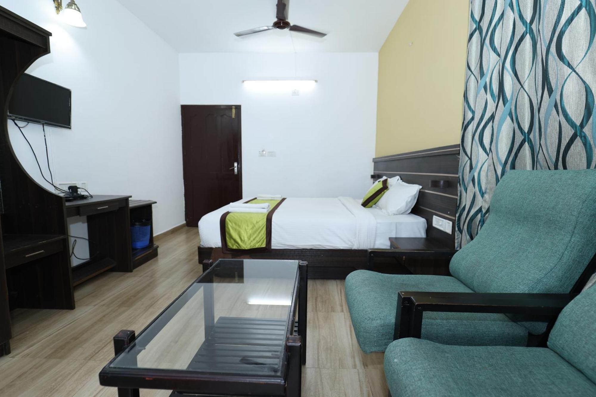 Lazo Golden Valley Resort , Munnar Exterior photo